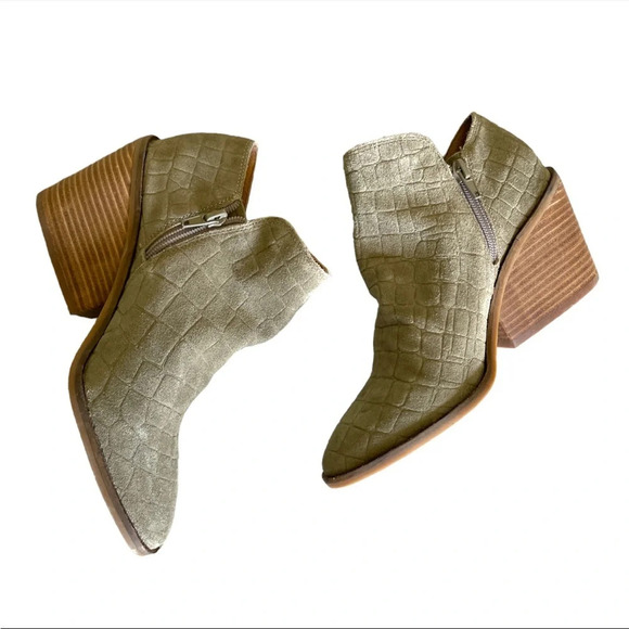 NEW Lucky Brand Saucie Boots Embossed Croc Suede Ankle Booties Size 7 NWOB - Picture 5 of 7